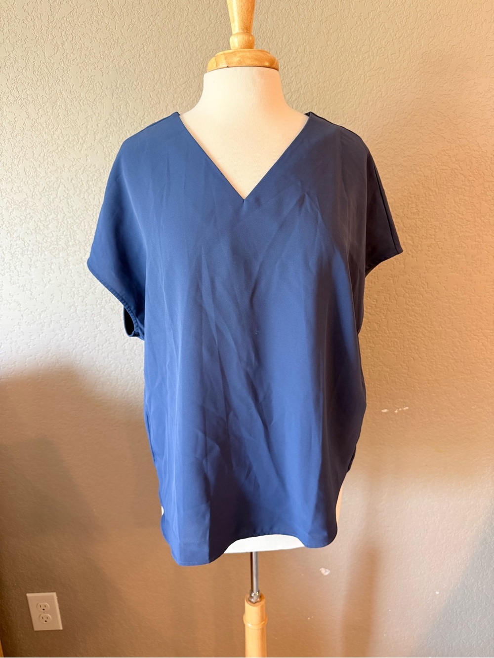 Design Collective Blue V Neck Dolman Sleeve Blouse Top L
